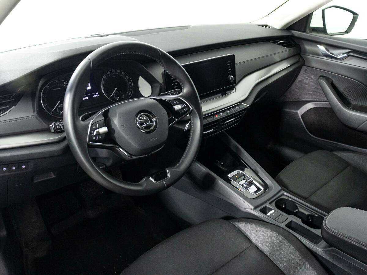 Б/У Шкода Октавия 2021 года. Фото: #10