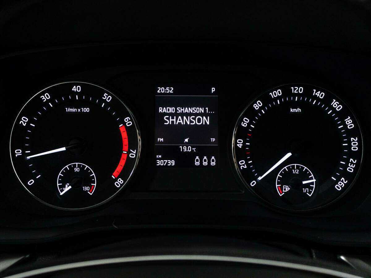 Б/У Шкода Октавия 2021 года. Фото: #11