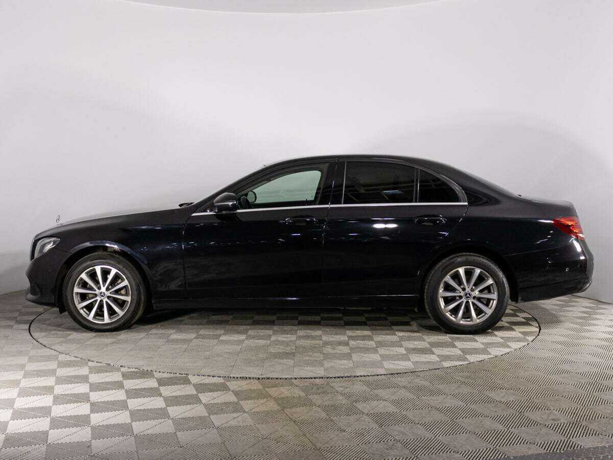 Б/У Мерседес-Бенц Е-Класс 2019 года. Фото: #7