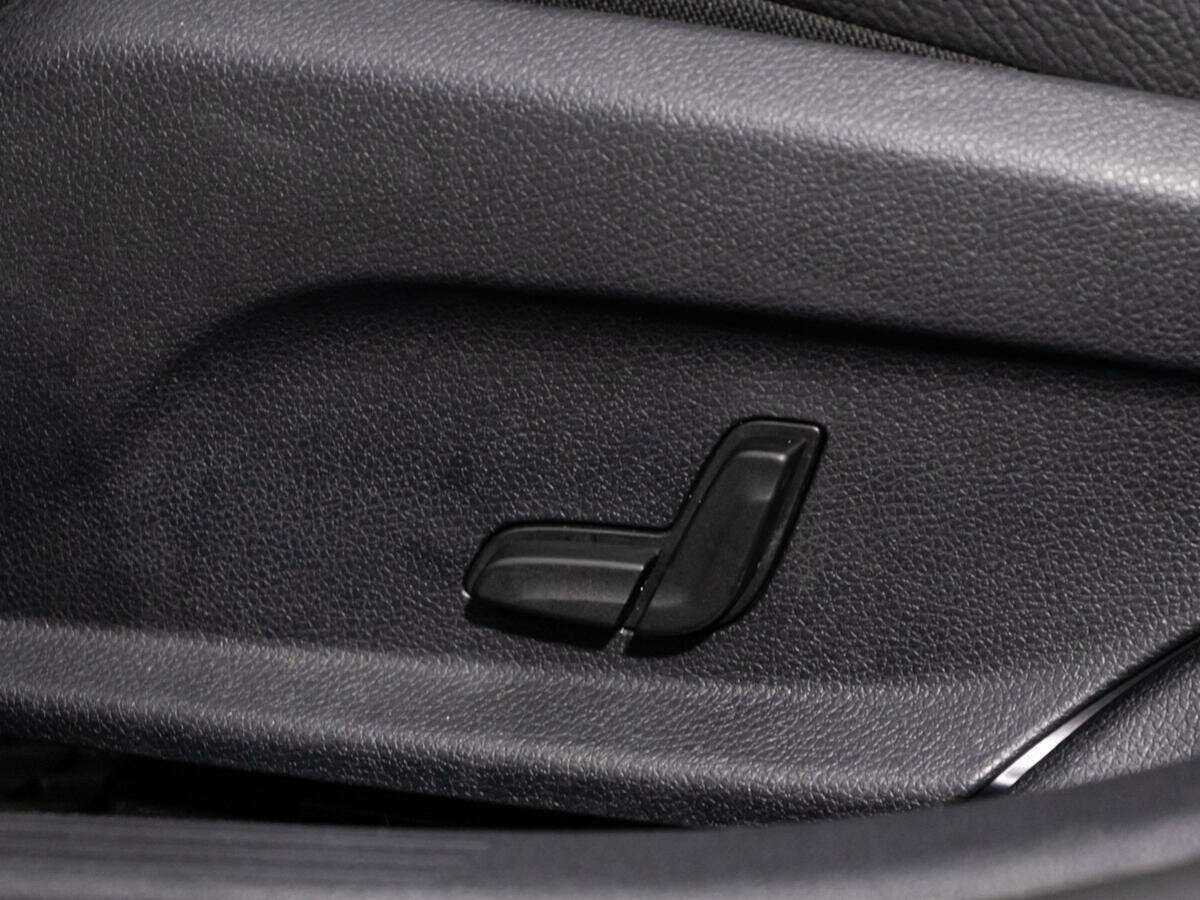 Б/У Мерседес-Бенц Е-Класс 2019 года. Фото: #16