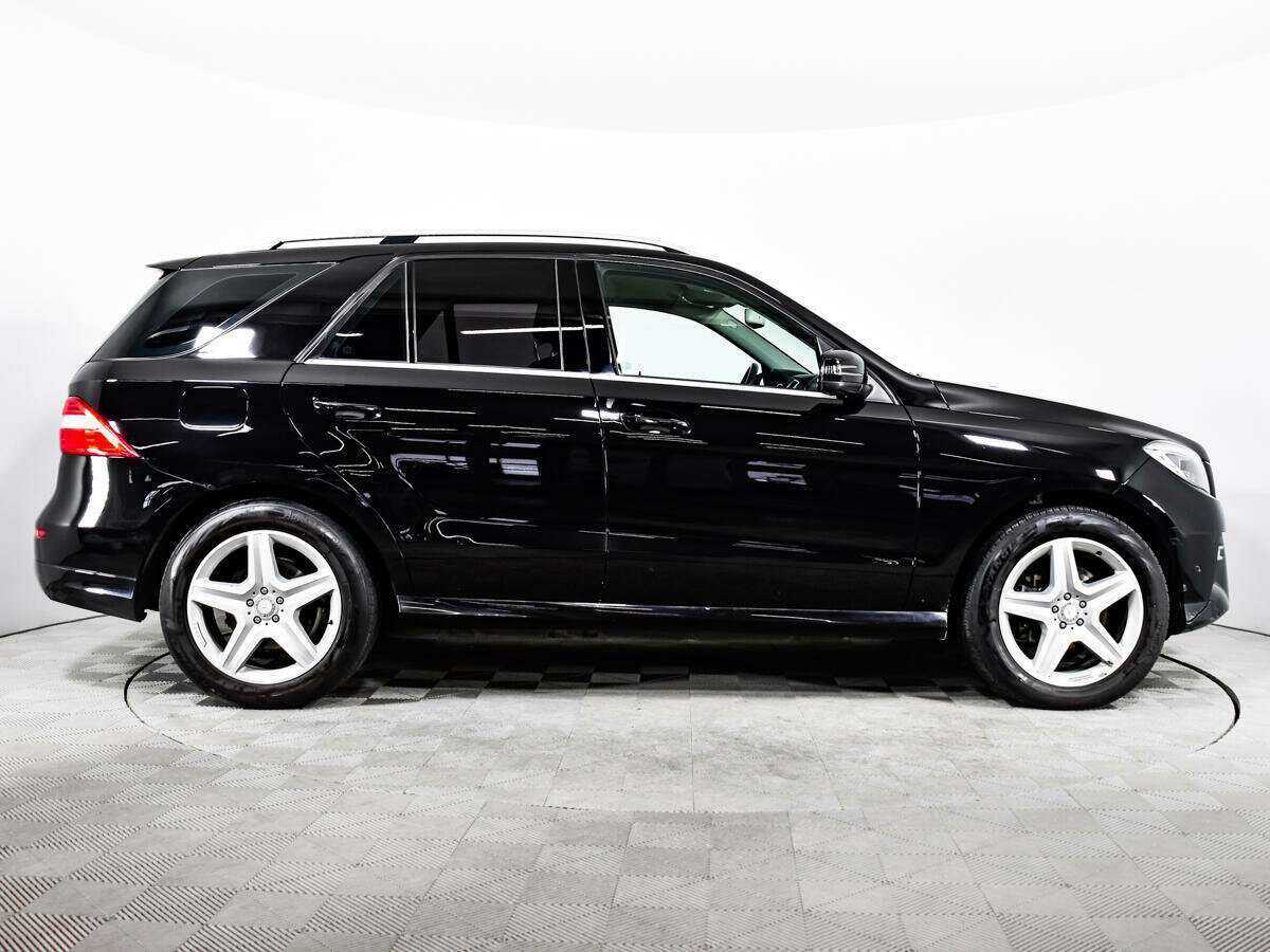 Б/У Мерседес-Бенц М-Класс 2013 года. Фото: #3