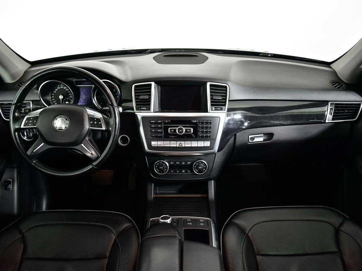 Б/У Мерседес-Бенц М-Класс 2013 года. Фото: #11