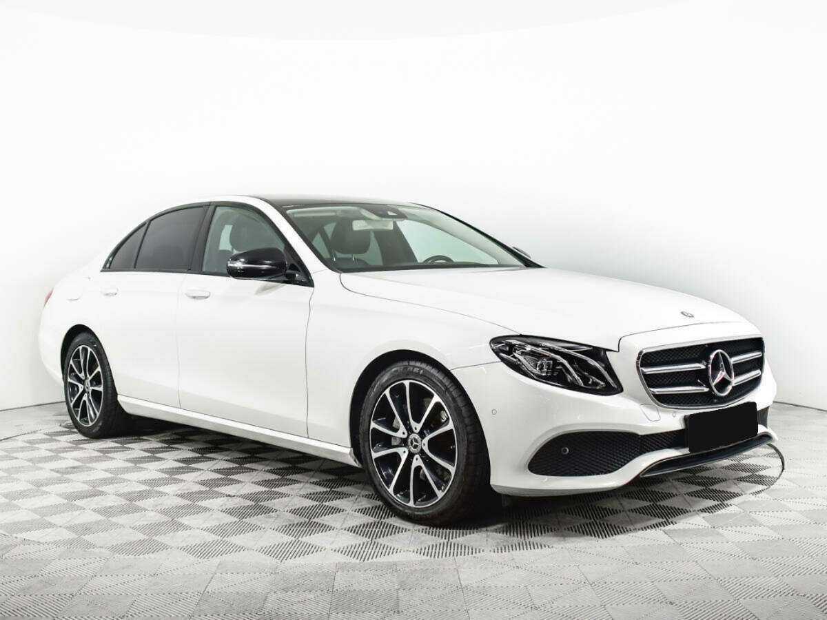 Б/У Мерседес-Бенц Е-Класс 2016 года. Фото: #2