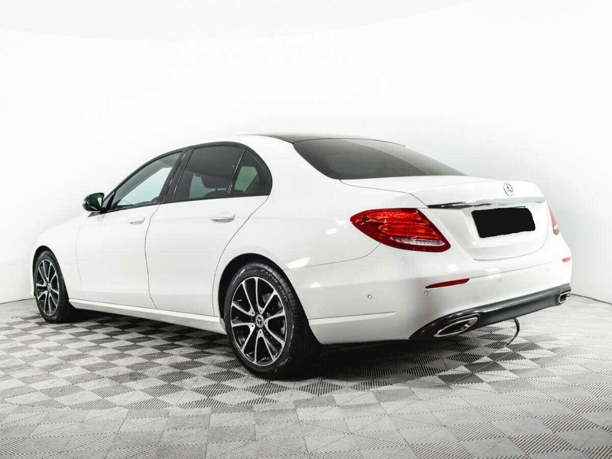 Б/У Мерседес-Бенц Е-Класс 2016 года. Фото: #5