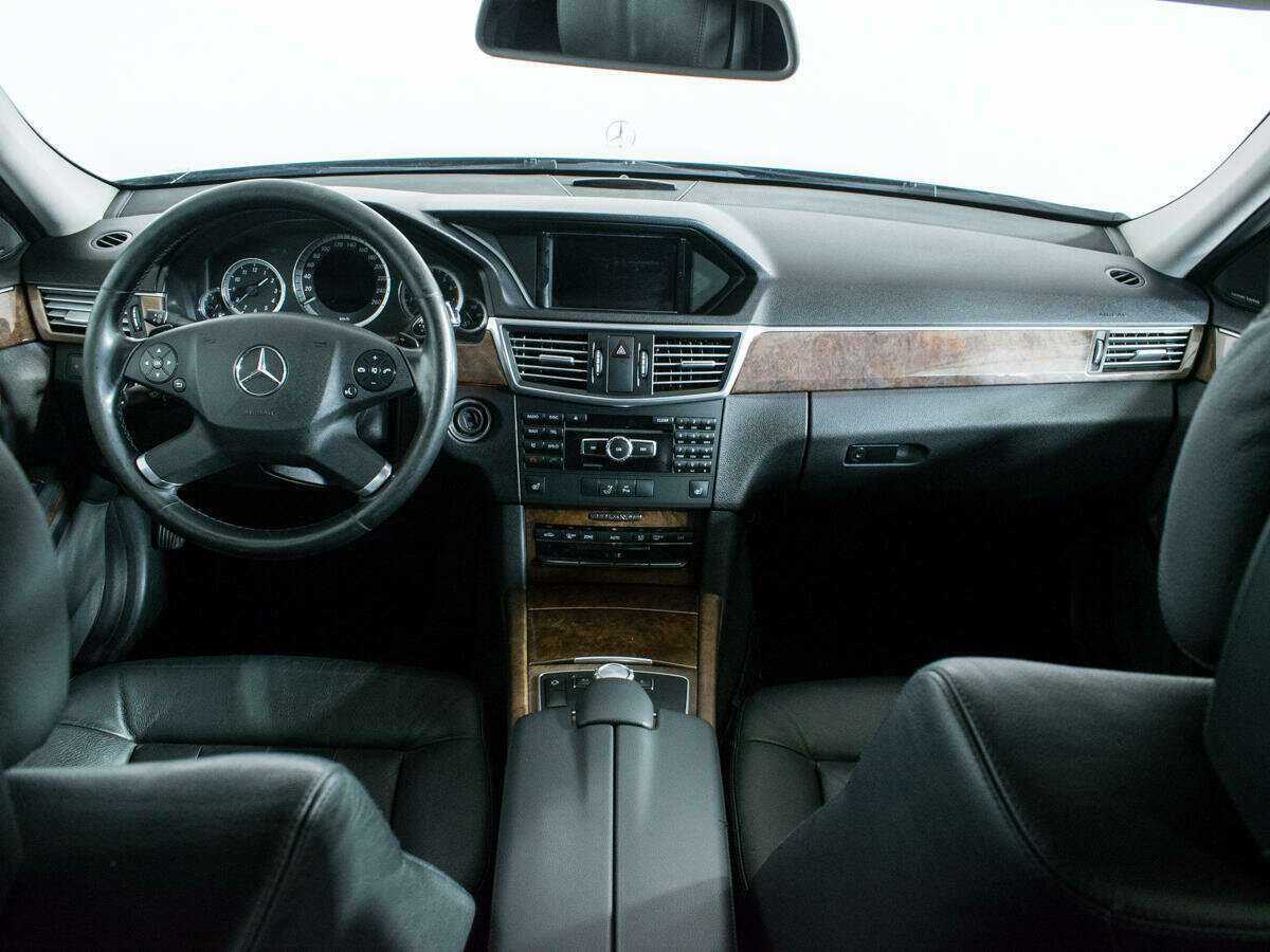 Б/У Мерседес-Бенц Е-Класс 2012 года. Фото: #12
