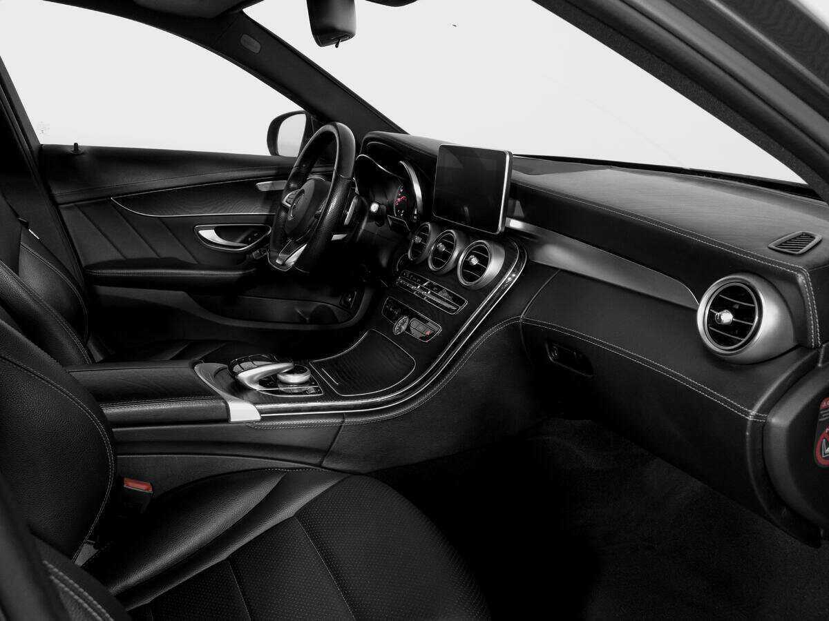 Б/У Мерседес-Бенц Ц-Класс 2016 года. Фото: #8