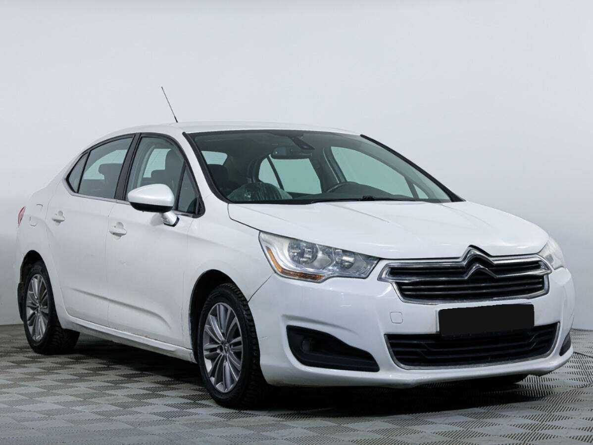 Б/У Ситроен Ц4 2013 года. Фото: #2