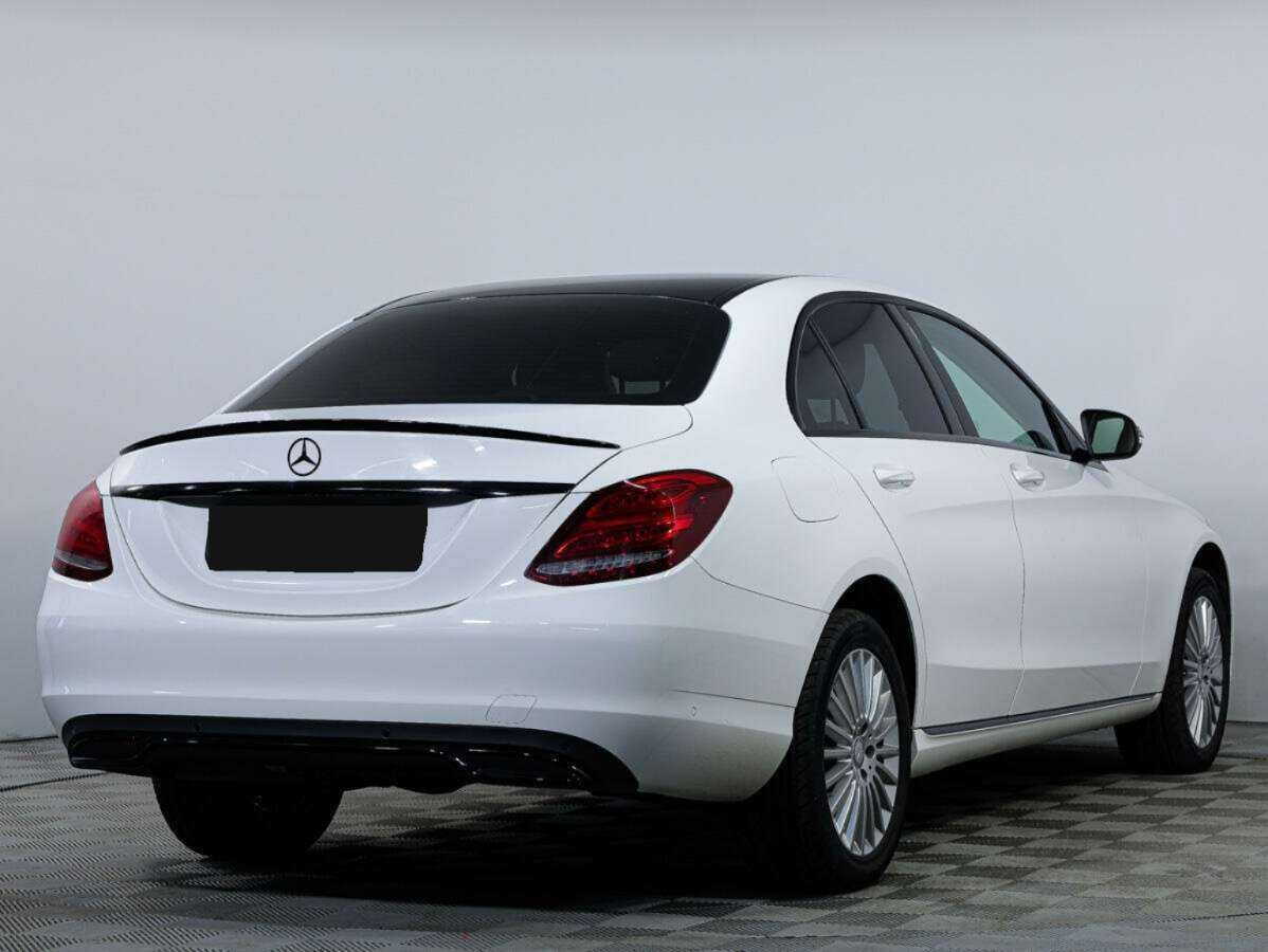 Б/У Мерседес-Бенц Ц-Класс 2015 года. Фото: #4