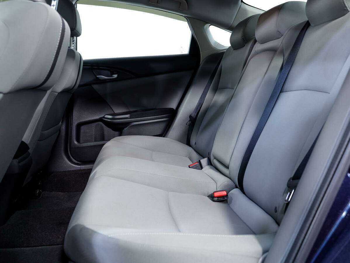 Б/У Хонда Цивик 2019 года. Фото: #11