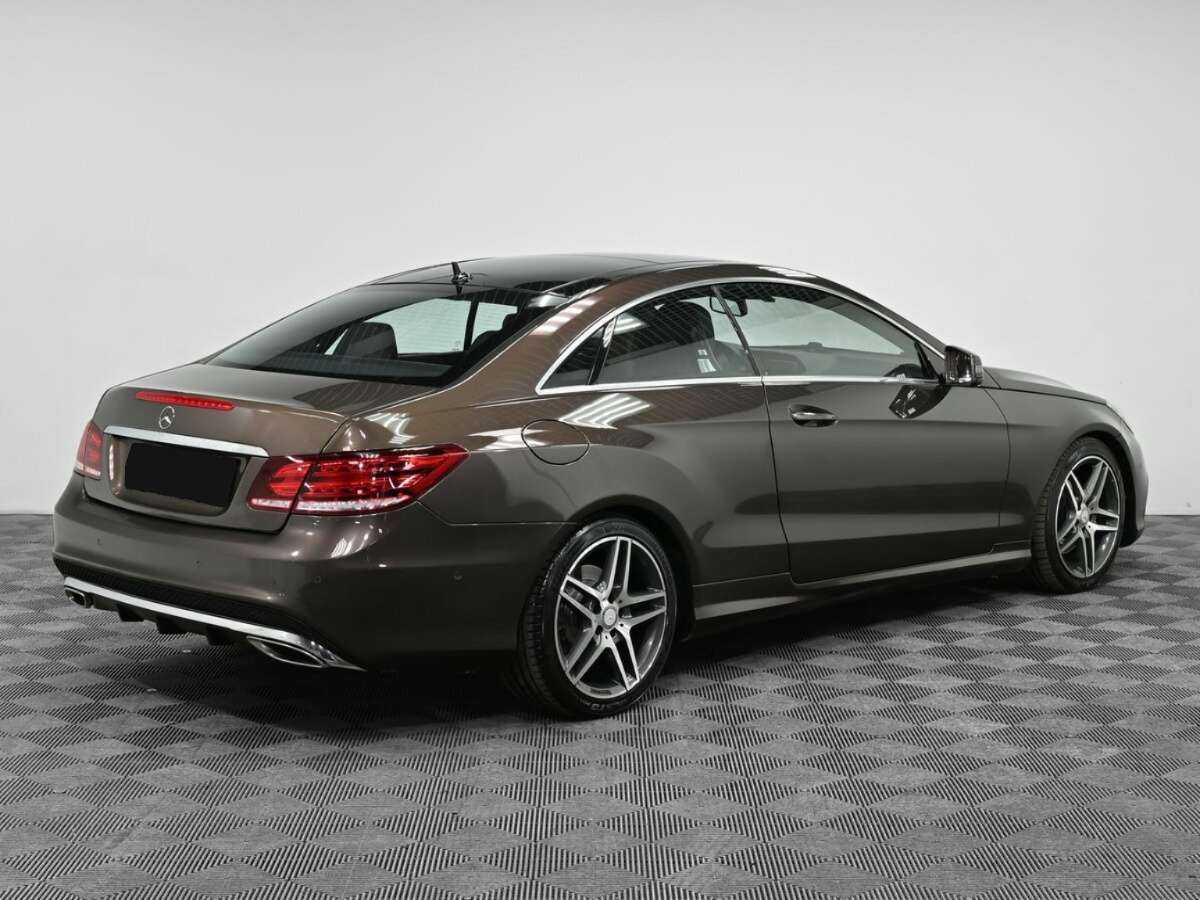 Б/У Мерседес-Бенц Е-Класс 2014 года. Фото: #1