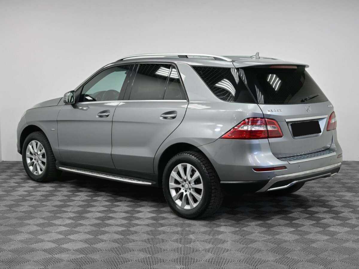 Б/У Мерседес-Бенц М-Класс 2012 года. Фото: #3