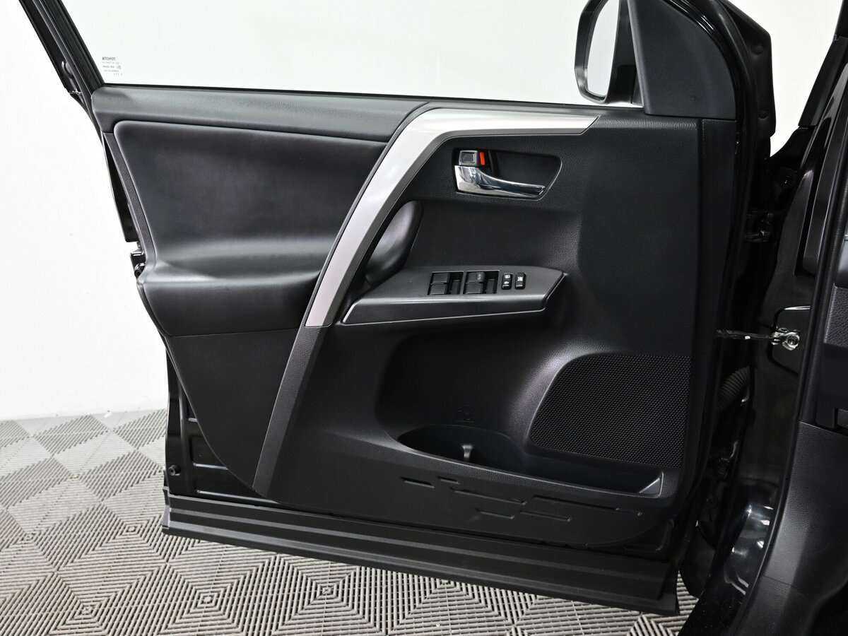 Б/У Тойота Рав4 2018 года. Фото: #6