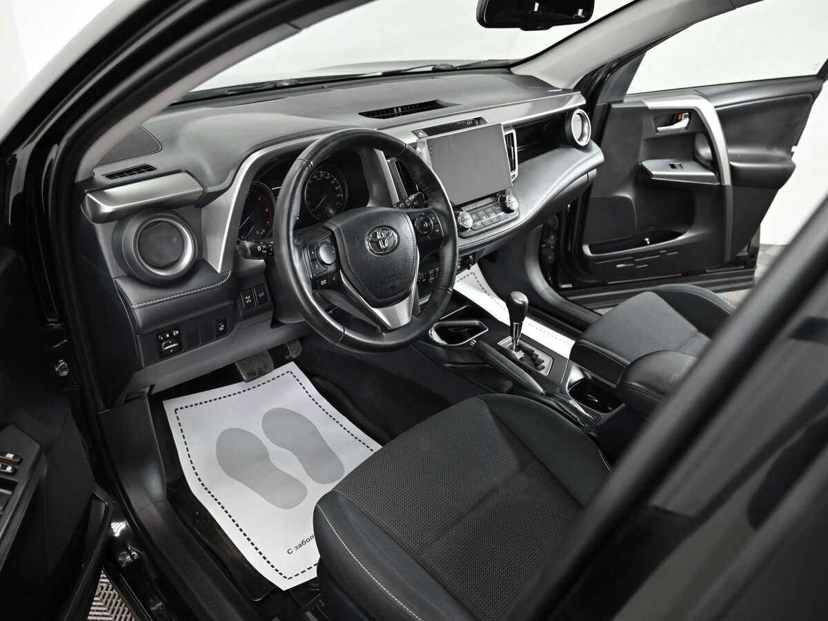 Б/У Тойота Рав4 2018 года. Фото: #7