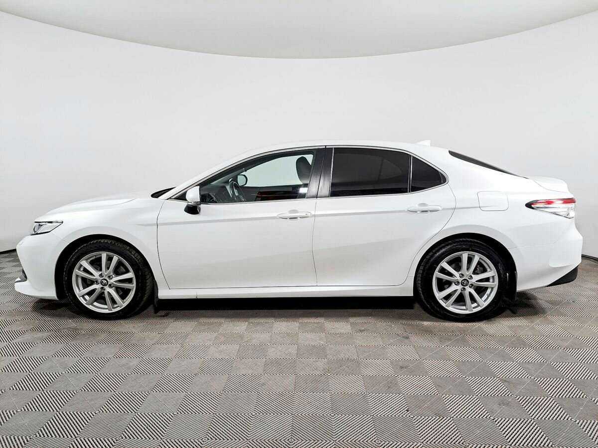 Б/У Тойота Камри 2019 года. Фото: #7