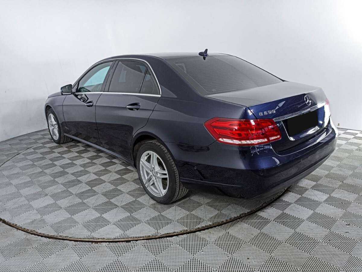 Б/У Мерседес-Бенц Е-Класс 2013 года. Фото: #6