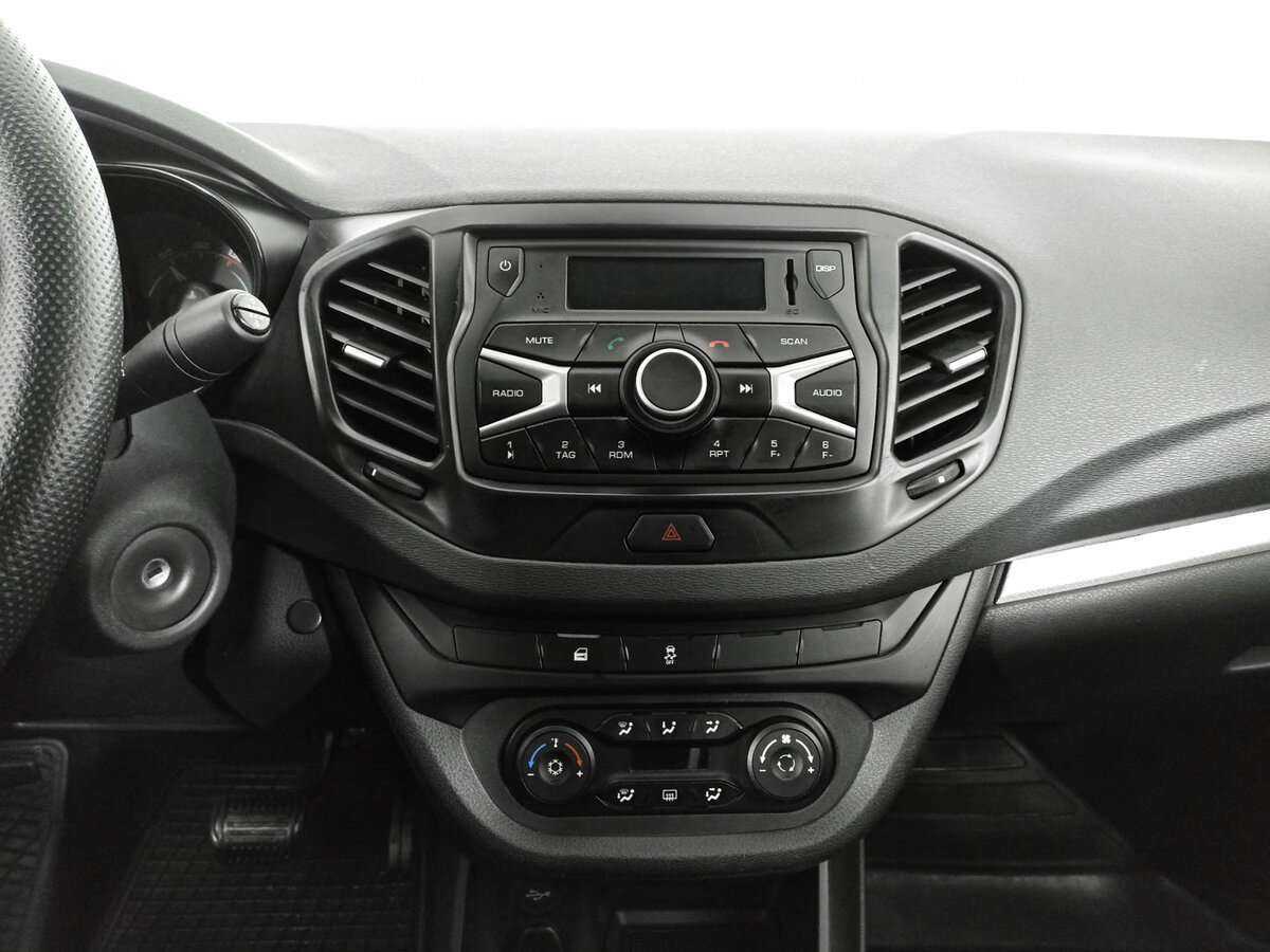 Б/У Лада (ВАЗ) Веста 2015 года. Фото: #10