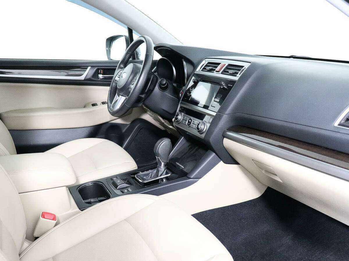 Б/У Субару Аутбэк 2017 года. Фото: #6