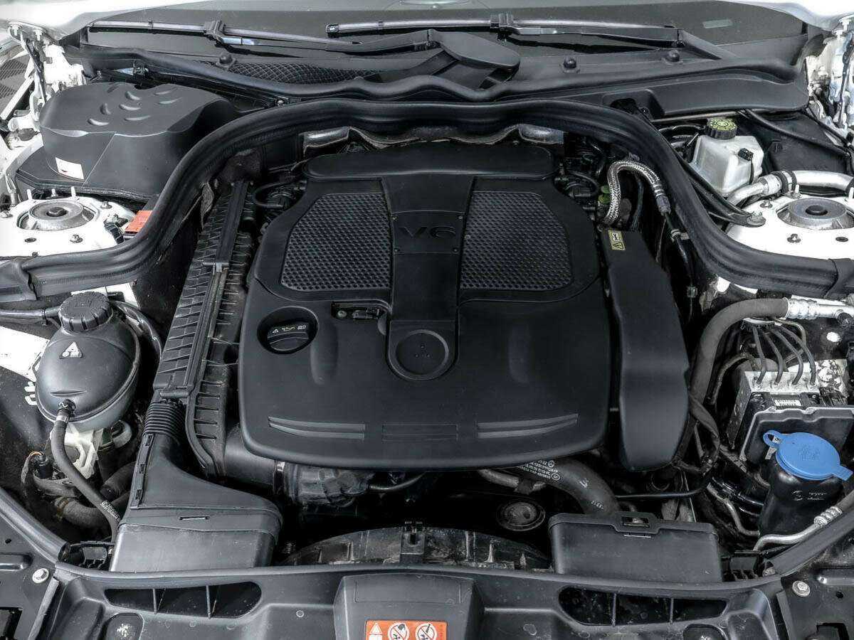 Б/У Мерседес-Бенц Е-Класс 2012 года. Фото: #13