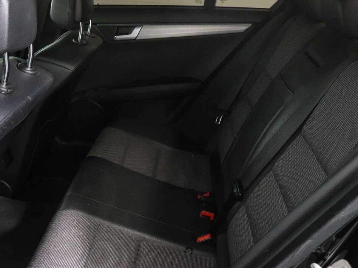 Б/У Мерседес-Бенц Ц-Класс 2013 года. Фото: #8