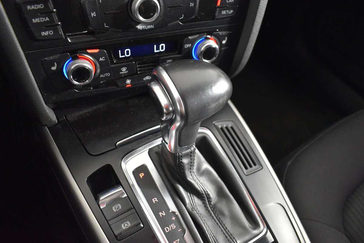 Б/У Ауди А4 2012 года. Фото: #13