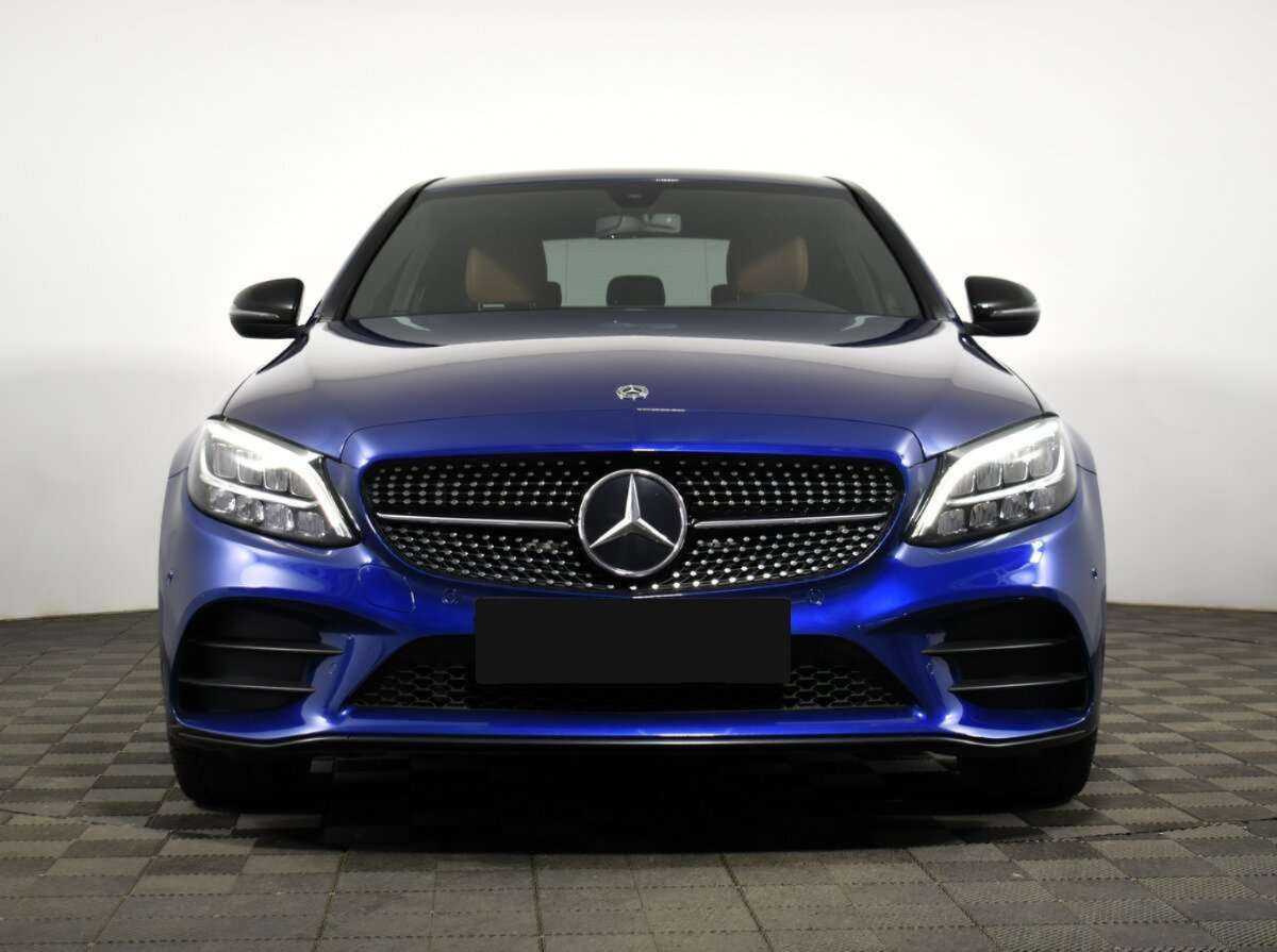 Б/У Мерседес-Бенц Ц-Класс 2018 года. Фото: #1