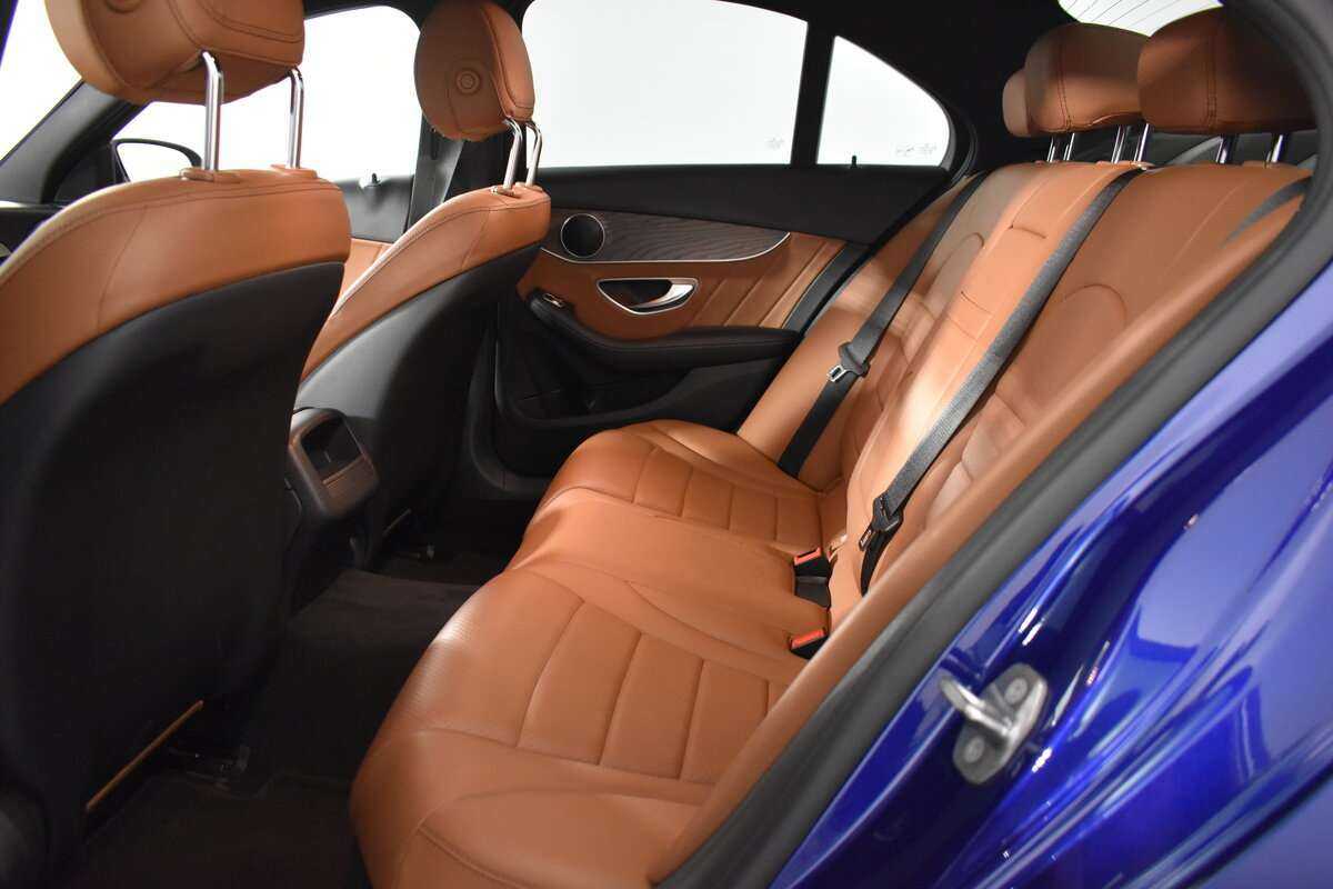 Б/У Мерседес-Бенц Ц-Класс 2018 года. Фото: #6