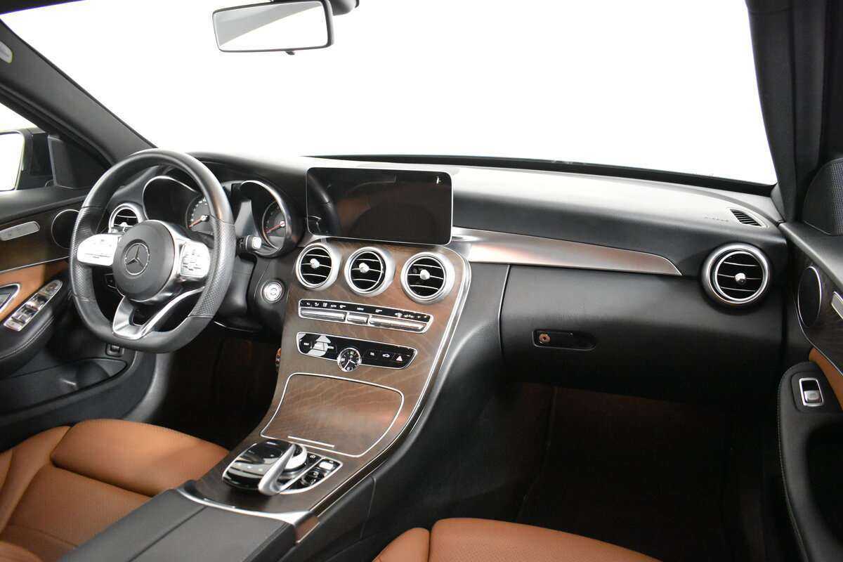 Б/У Мерседес-Бенц Ц-Класс 2018 года. Фото: #12