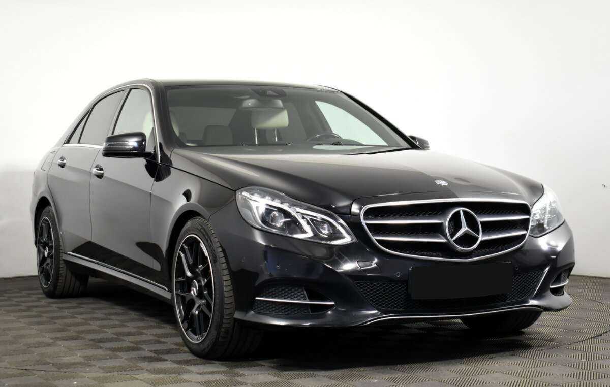 Б/У Мерседес-Бенц Е-Класс 2013 года. Фото: #2