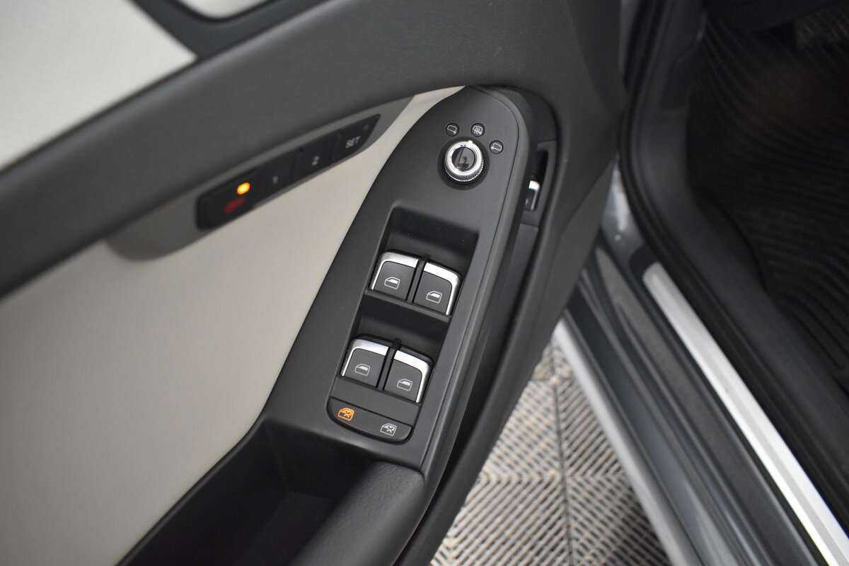 Б/У Ауди А4 2012 года. Фото: #7