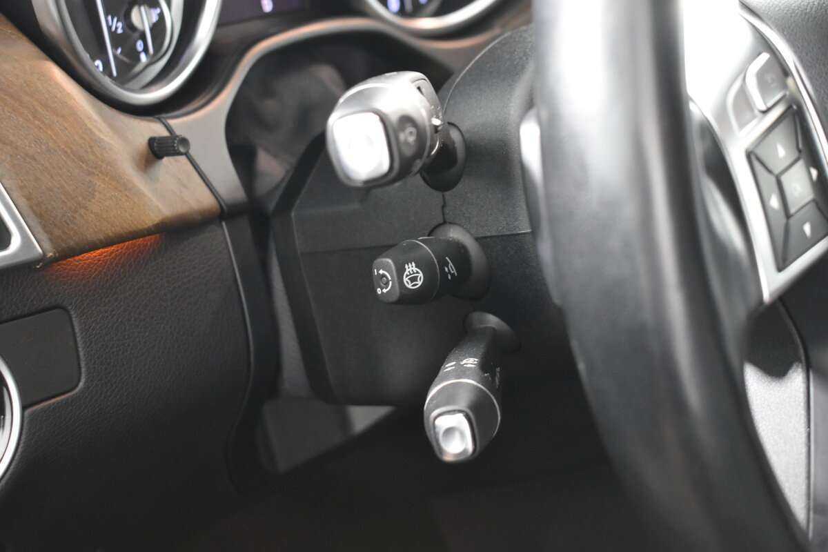 Б/У Мерседес-Бенц М-Класс 2013 года. Фото: #10