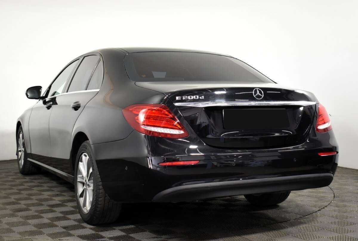 Б/У Мерседес-Бенц Е-Класс 2018 года. Фото: #5