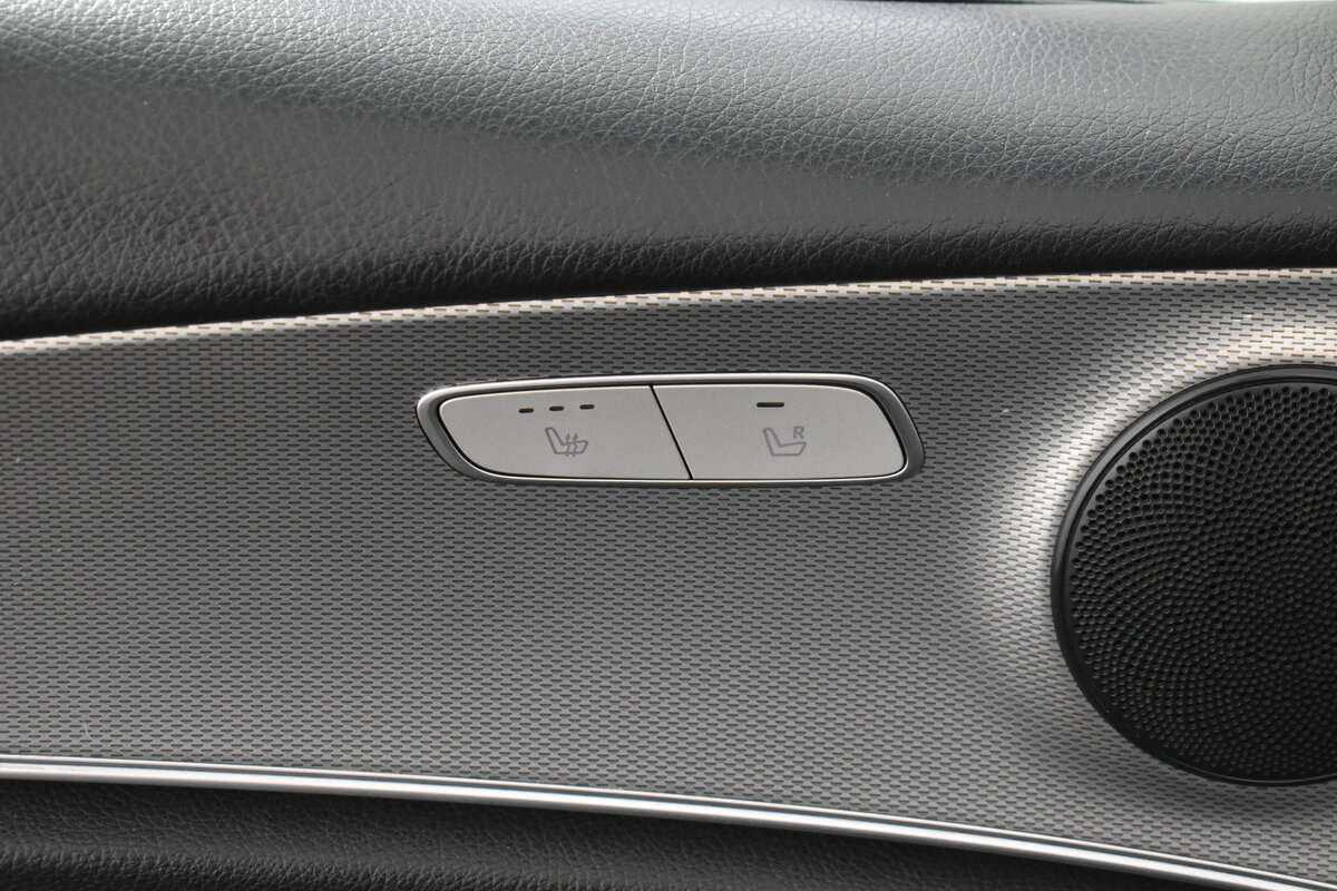 Б/У Мерседес-Бенц Е-Класс 2018 года. Фото: #8