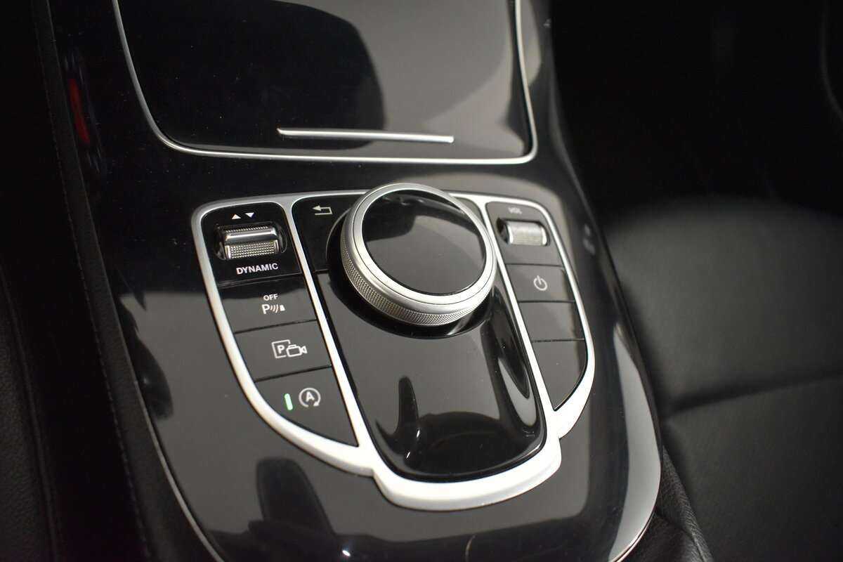 Б/У Мерседес-Бенц Е-Класс 2018 года. Фото: #16