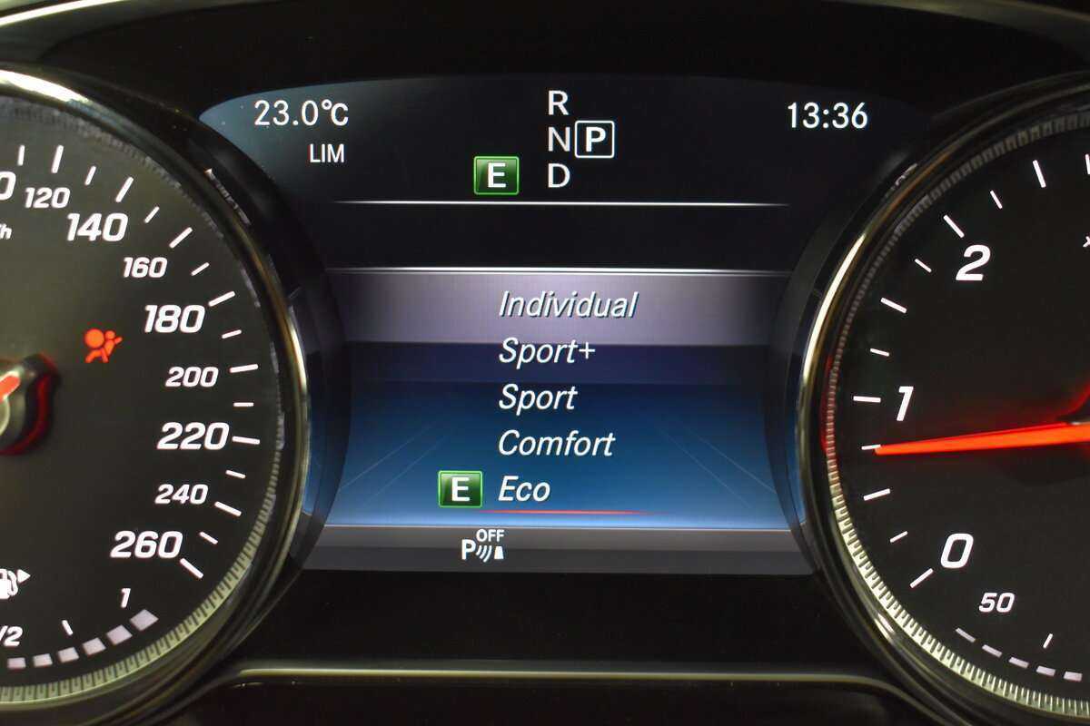 Б/У Мерседес-Бенц Е-Класс 2018 года. Фото: #20