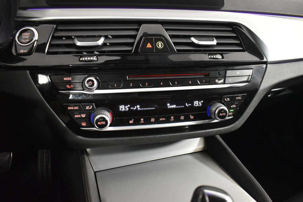 Б/У БМВ 5 серии 2018 года. Фото: #17