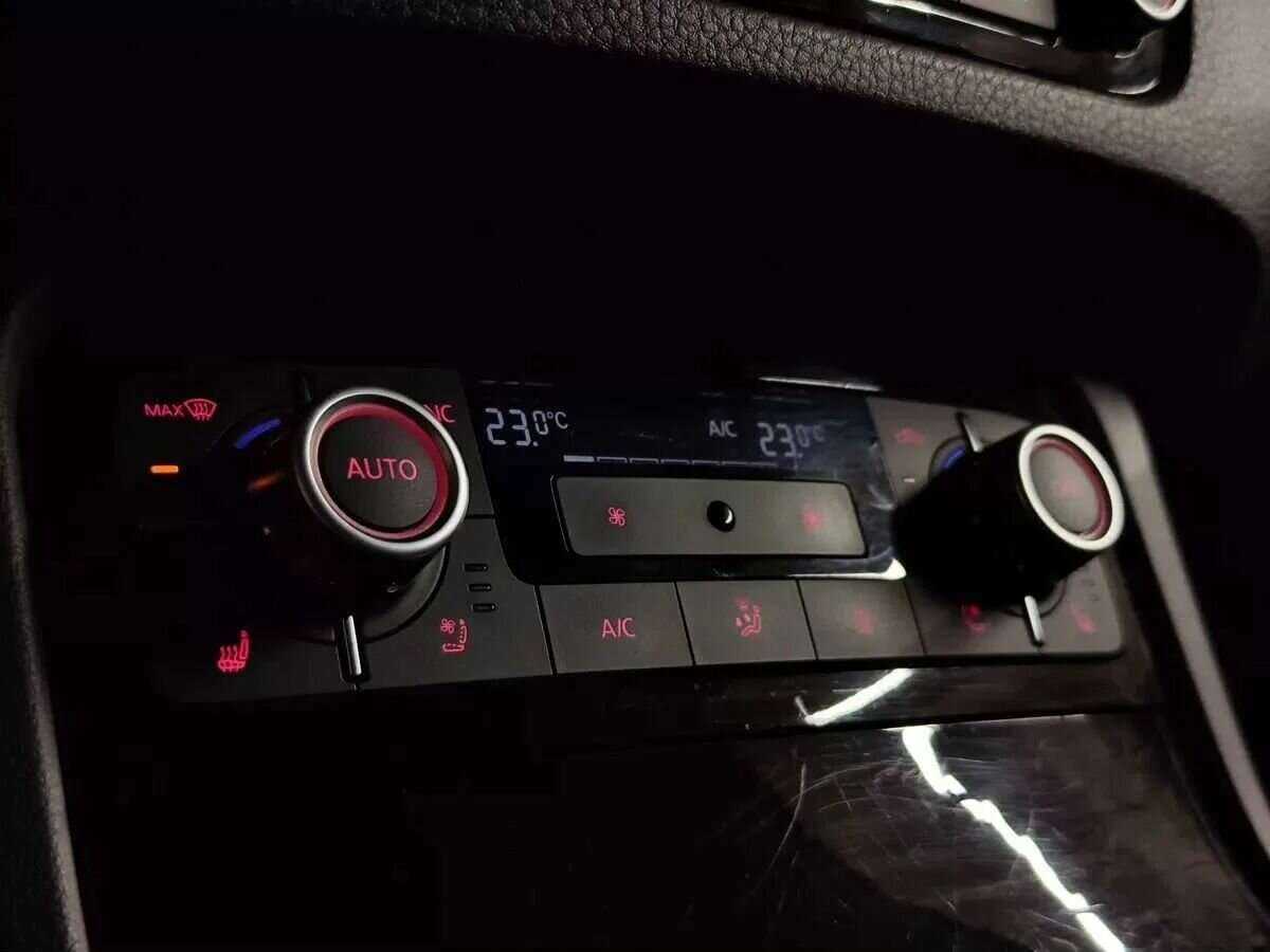 Б/У Фольксваген Туарег 2014 года. Фото: #16