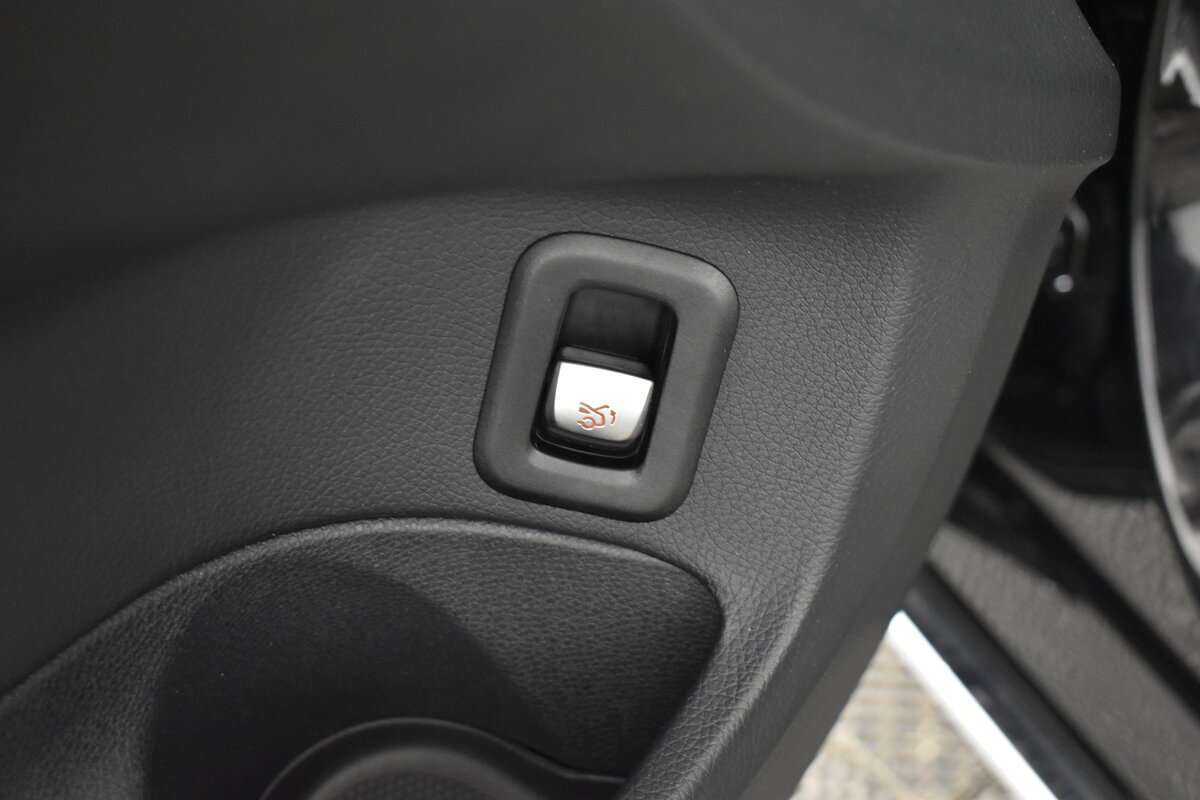 Б/У Мерседес-Бенц Ц-Класс 2019 года. Фото: #8