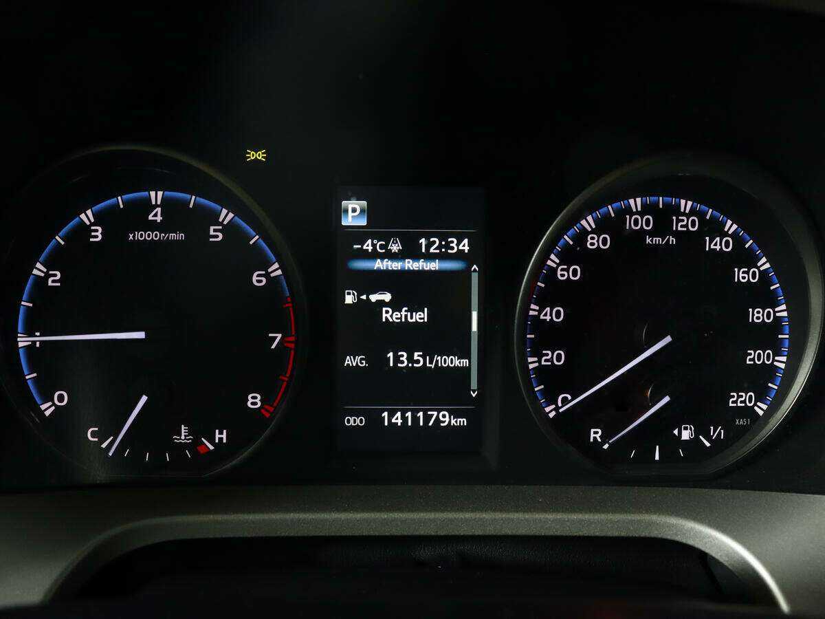 Б/У Тойота Рав4 2017 года. Фото: #8