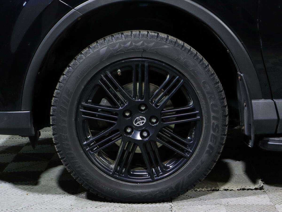 Б/У Тойота Рав4 2017 года. Фото: #12