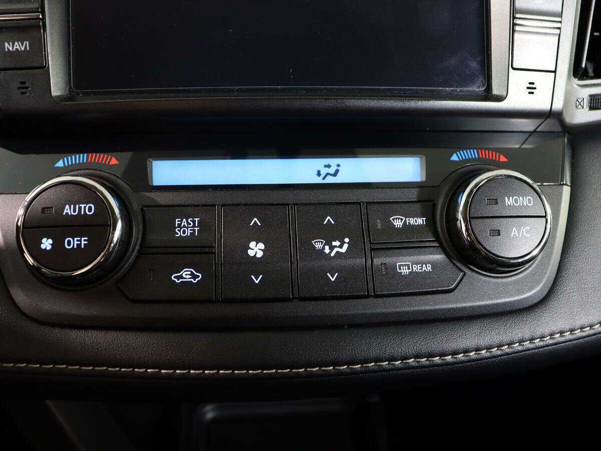 Б/У Тойота Рав4 2017 года. Фото: #20