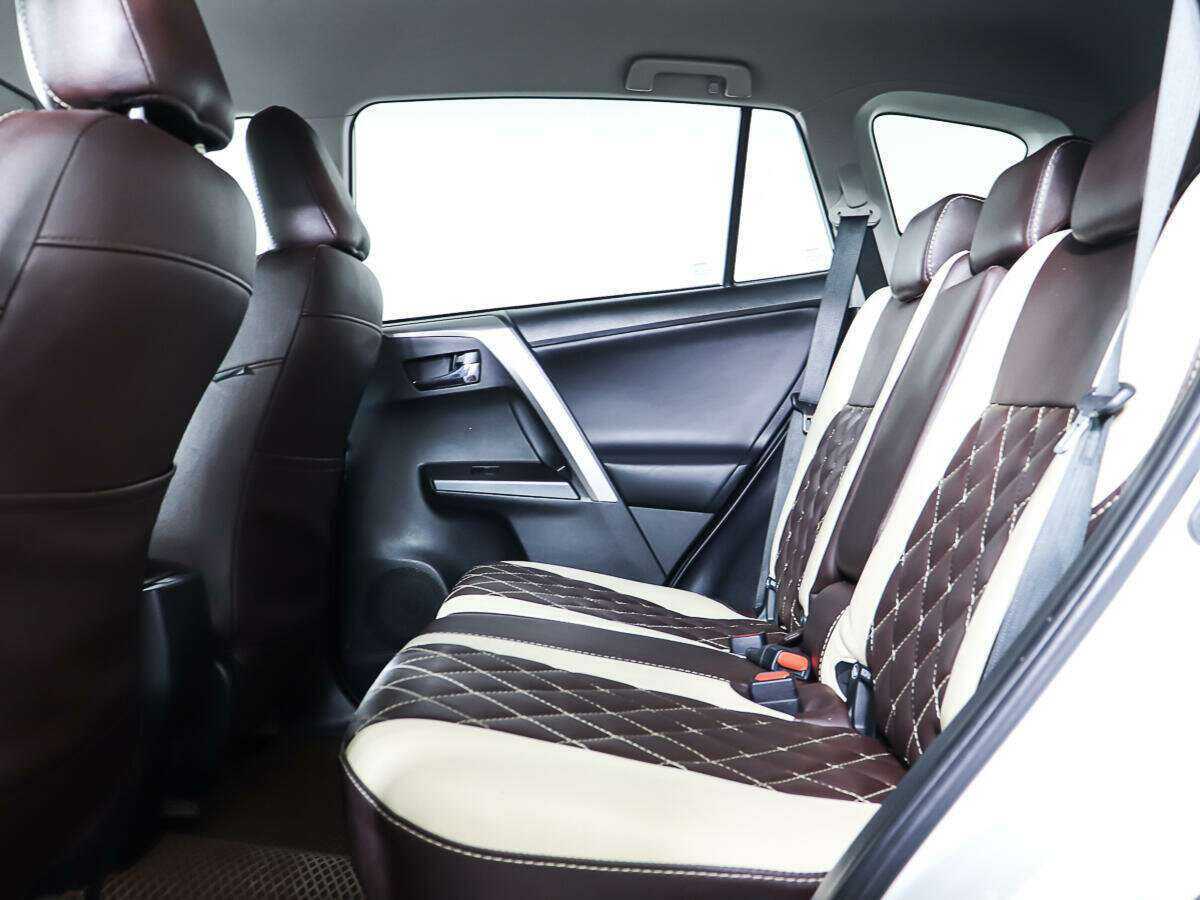 Б/У Тойота Рав4 2018 года. Фото: #9