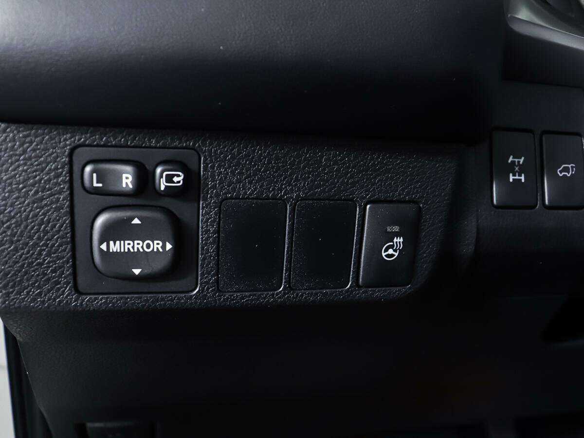 Б/У Тойота Рав4 2018 года. Фото: #16