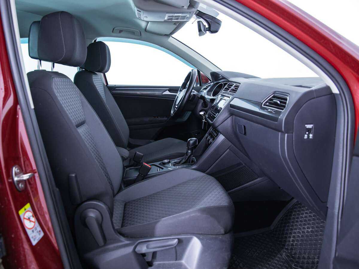 Б/У Фольксваген Тигуан 2017 года. Фото: #9