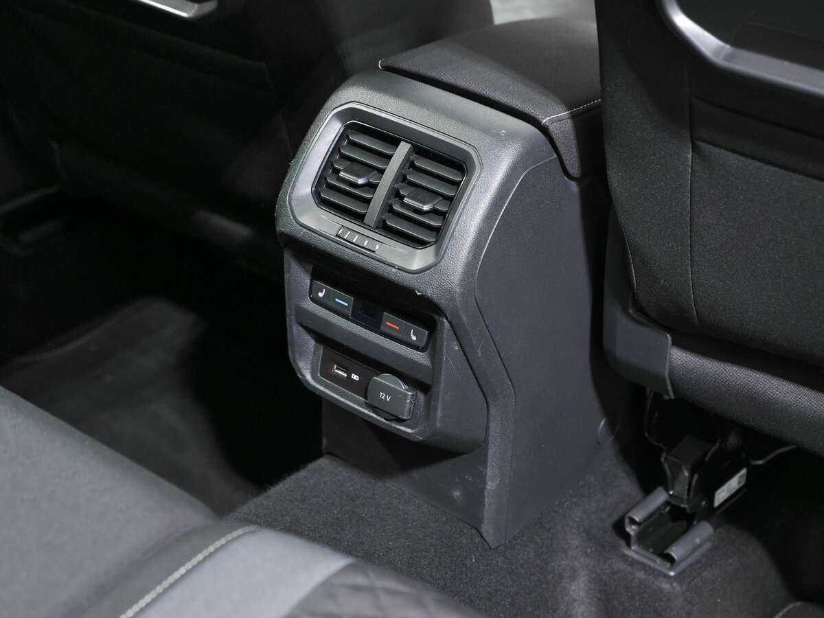 Б/У Фольксваген Тигуан 2018 года. Фото: #14