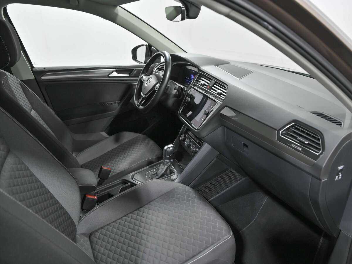 Б/У Фольксваген Тигуан 2018 года. Фото: #15