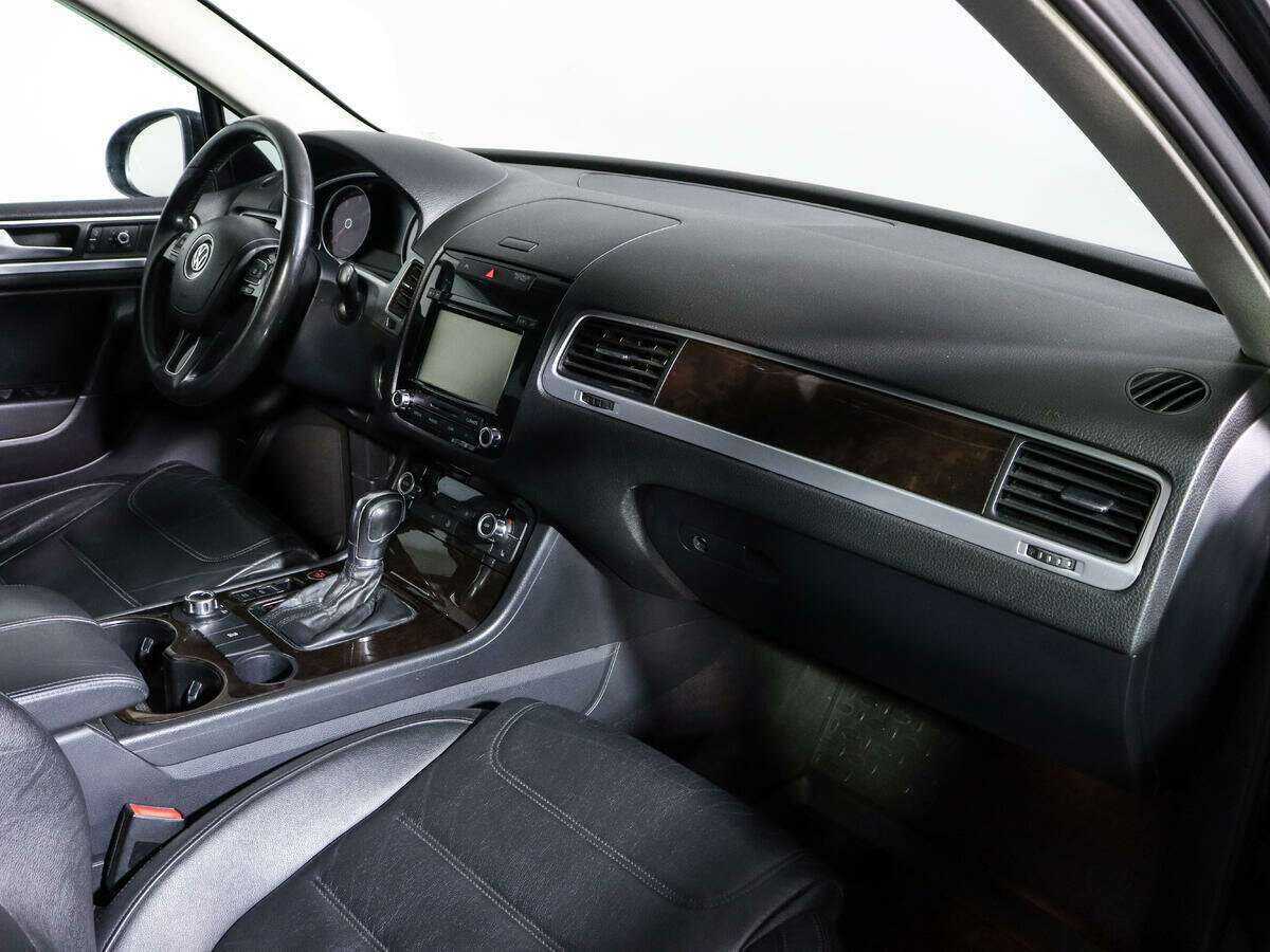 Б/У Фольксваген Туарег 2012 года. Фото: #8