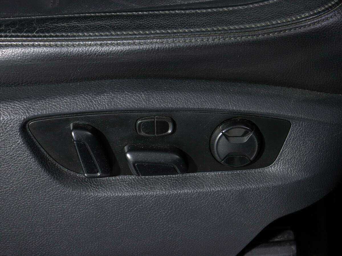 Б/У Фольксваген Туарег 2012 года. Фото: #15