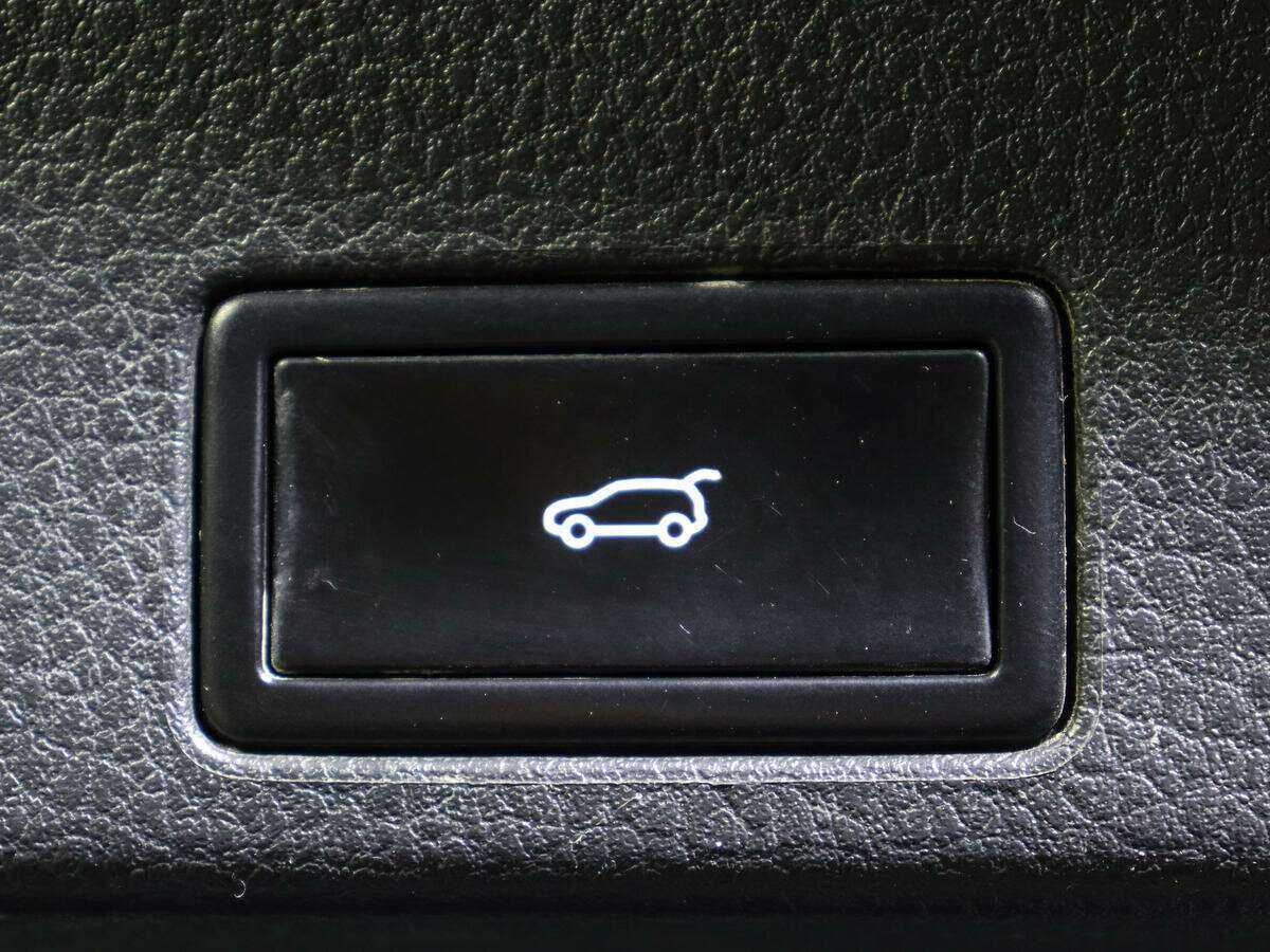 Б/У Фольксваген Туарег 2012 года. Фото: #16