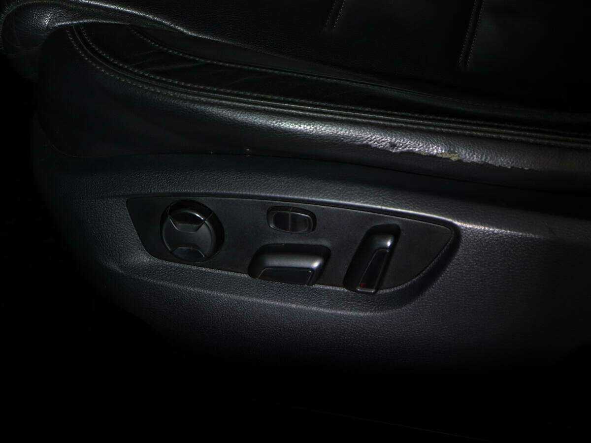 Б/У Фольксваген Туарег 2012 года. Фото: #19