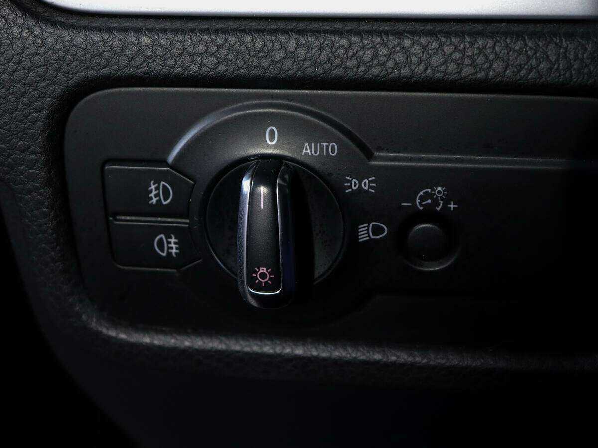 Б/У Фольксваген Туарег 2012 года. Фото: #20